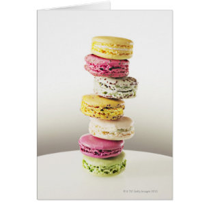 Pile de macarons vibrants