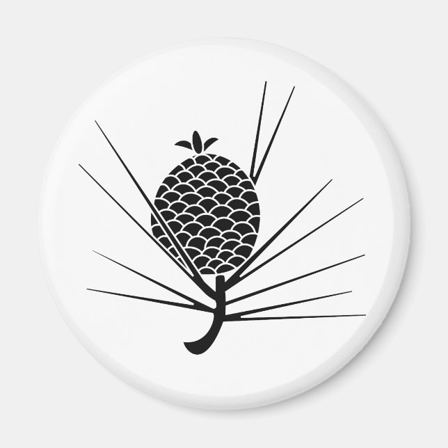 Pine cone with needles magnet (Front)