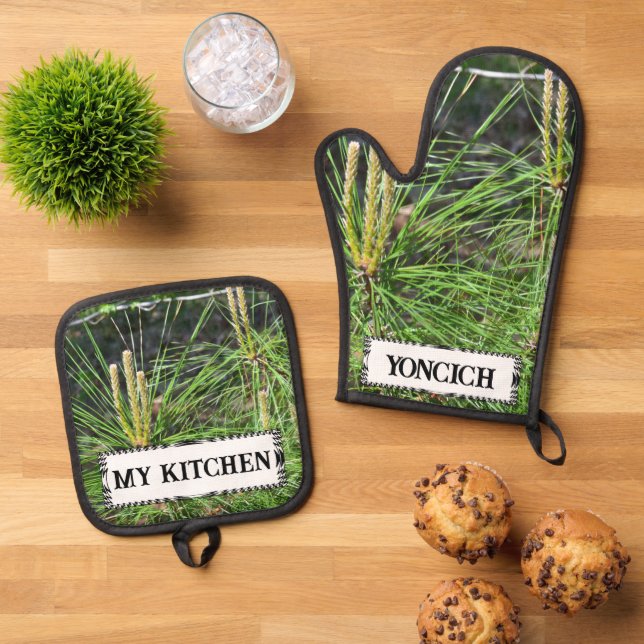 Pine Needles by Kenneth Yoncich Oven Mitt & Pot Holder Set (Top Down)