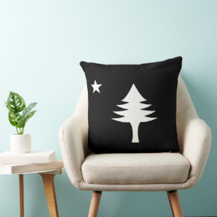 Pine tree and star 1901 flag of Maine State Throw Pillow