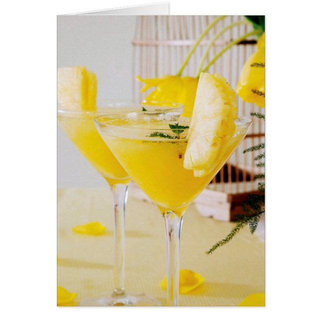 Pineapple and ginger Fresca cocktail (Front)