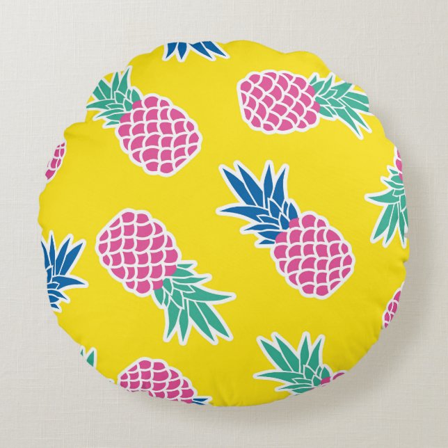 Pineapple Frenzy: Bright Cartoon Vintage. Round Pillow (Front)
