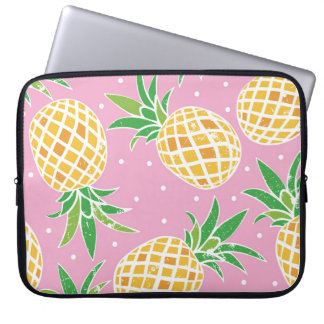Pineapple Paradise: Tropical Pattern Laptop Sleeve