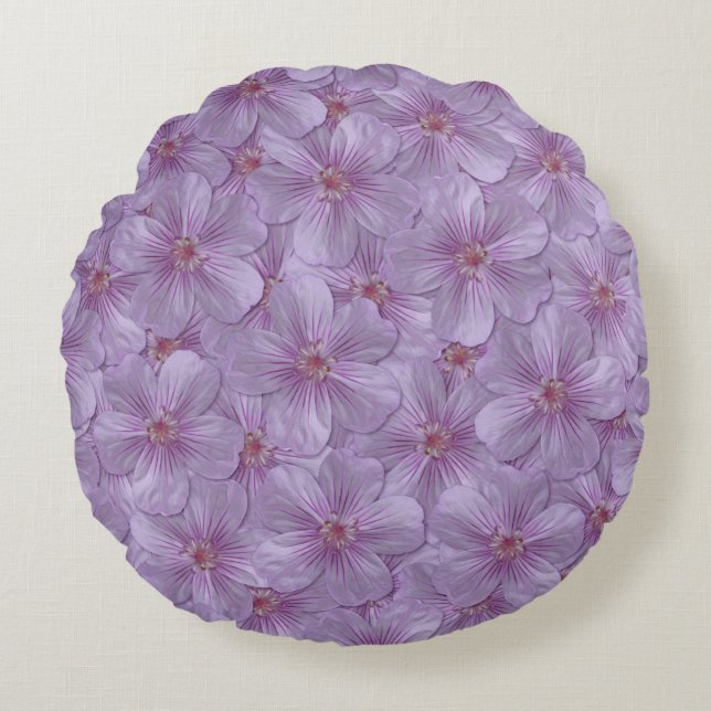 Pineywoods Geranium Seamless Pattern Round Pillow (Front)