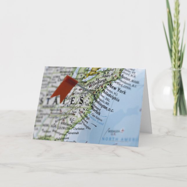 Pingle de carte placée sur la carte de Washington, (Devant)