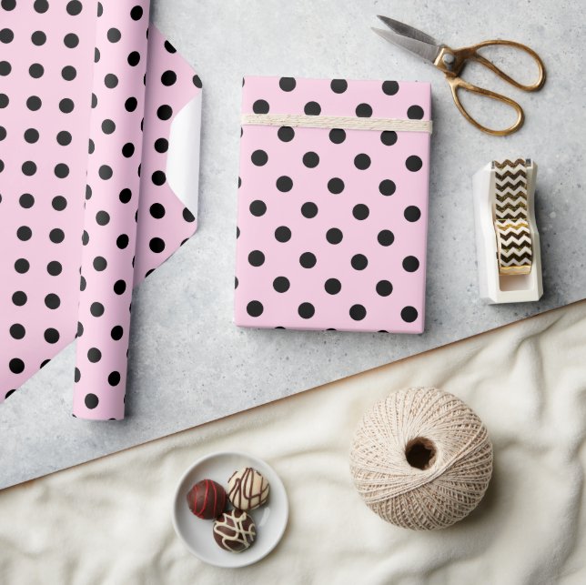 Pink and black polka dot pattern wrapping paper (Crafts)