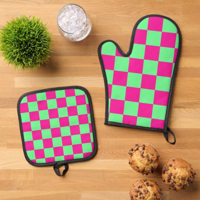 Pink and Green Chequered Print Oven Mitt & Pot Holder Set (Top Down)