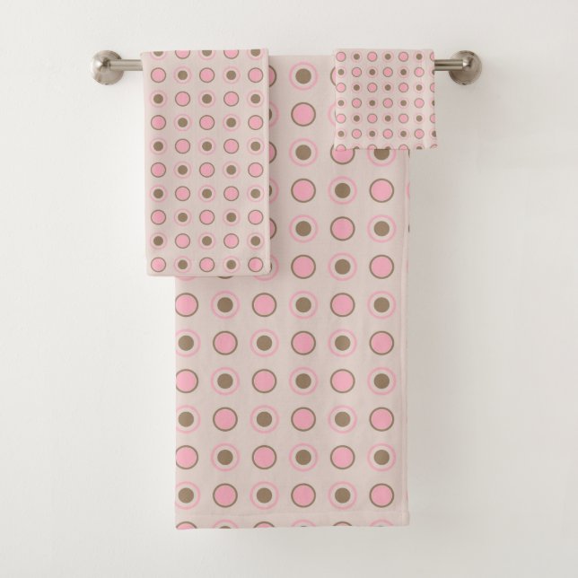 Pink and olive dots bath towel set (Insitu)