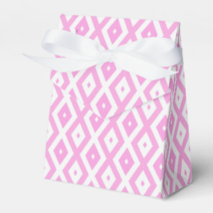 Pink and white diamond pattern favor box