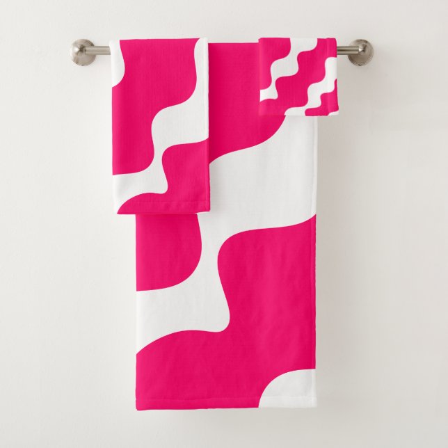 Pink and white slanting waves pattern  bath towel set (Insitu)