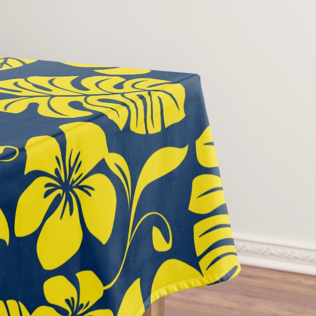 PINK BIKINI (DARK BLUE/YELLOW) TABLECLOTH (In Situ)