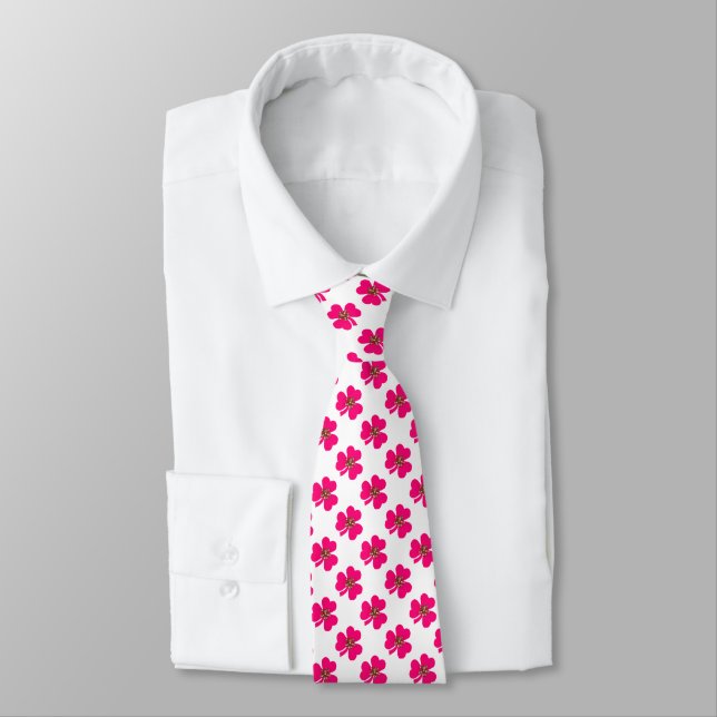 Pink clover and shiny flowers tie (Tied)