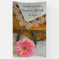 Pink Daisy and Horseshoe Country Western Wedding