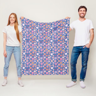 Pink Daisy Pattern 01.bw LBlue BG Fleece Blanket