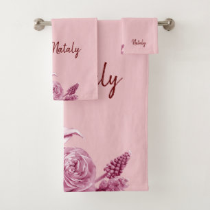 Pink flower composition with name bath towel set