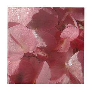 Pink geranium: almost solid Light pink Tile