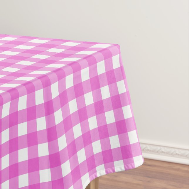 Pink gingham tablecloth (In Situ)