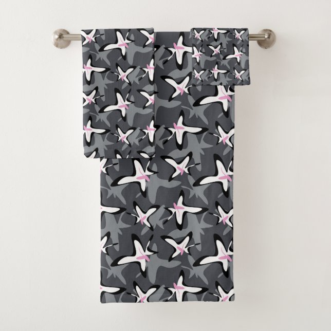 Pink grey modern abstract flowers bath towel set (Insitu)