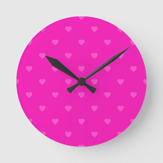 Pink hearts pattern round clock (Front)
