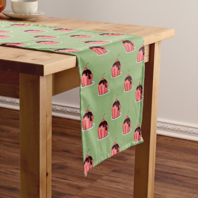 Pink ice cream cups on green short table runner (In Situ)