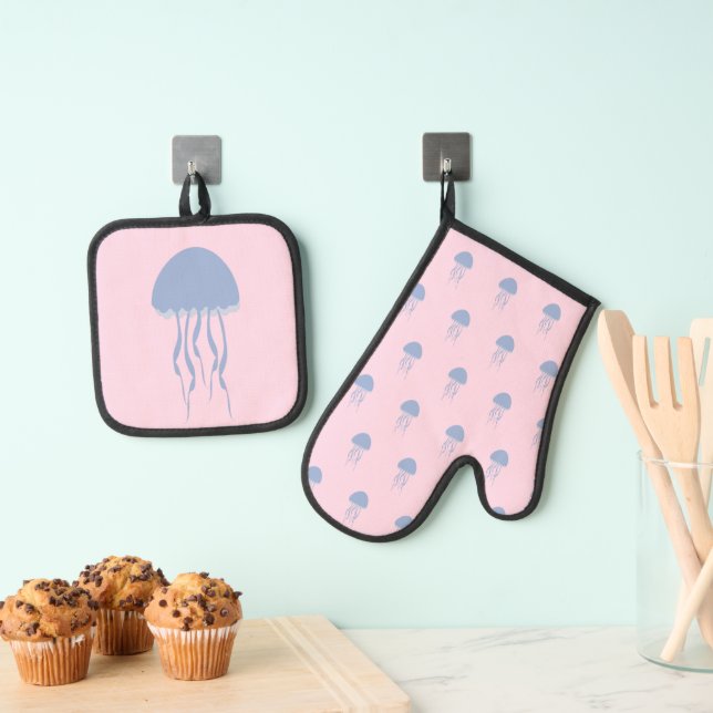 Pink Jelly Fish  Oven Mitt & Pot Holder Set (Insitu(Hanging))