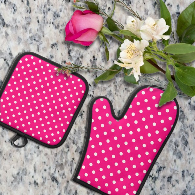 Pink Polka Dot Oven Mitt & Pot Holder Set (Creator Uploaded)