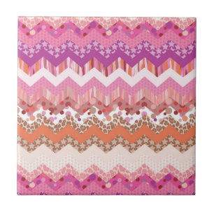 Pink zigzag background tile