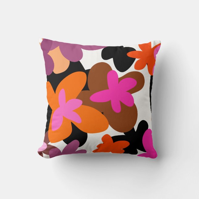 Pinky floral throw pillow (Front)