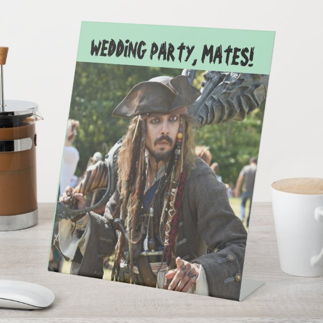 PIRATE MARIAGE BIENVENUE SIGNE PÉDESTAL (In SItu)
