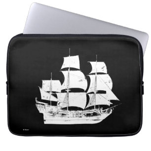 Pirates of the Caribbean 5   The Sea Rules All Laptop Sleeve