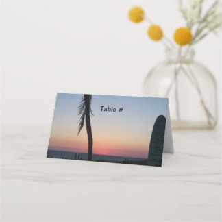 Placement Coucher de soleil tropical sur carte de table plié