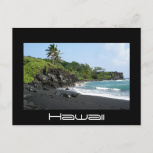 Plage de sable noir volcanique sur carte postale n