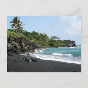 Plage de sable noir volcanique sur la carte postal