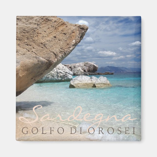 Plage de Sardaigne avec gros rochers aimant texte (Devant)