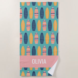 Plage Surfs Up Planches de surf rose et fleurs Serviette