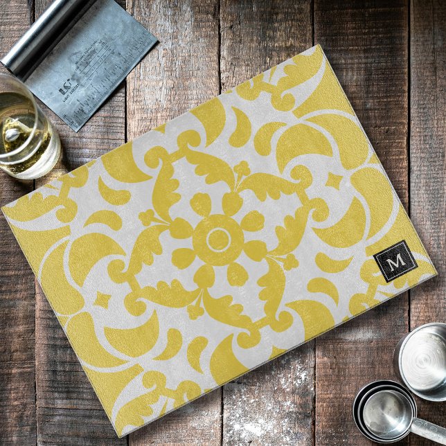 Planche À Découper Azulejos Jaune Monogramme méditerranéen portugais (Yellow Azulejos Portuguese Mediterranean Monogram Cutting Board)