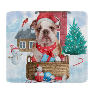 Planche À Découper Bouledogue anglais dans la maison de Noël enneigée