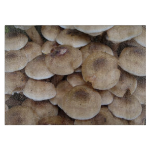Planche À Découper Champignons poussant dans une grappe d'art photo o