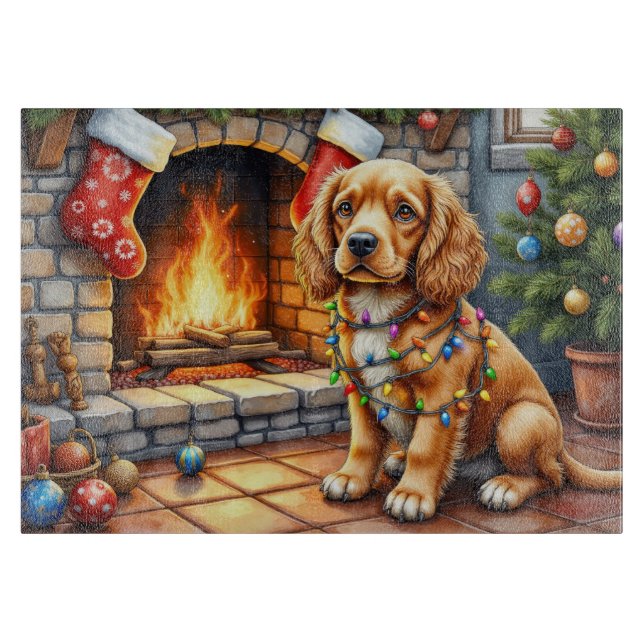Planche À Découper Cocker Spaniel près de la cheminée avec des lumièr (Devant)