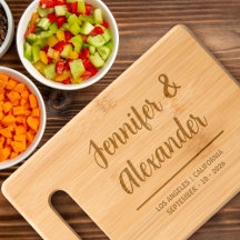 Planche à découper en bois gravée Noms de couples