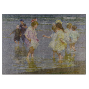 Planche À Découper Enfants marchant sur la plage (par E.H. Potthast)