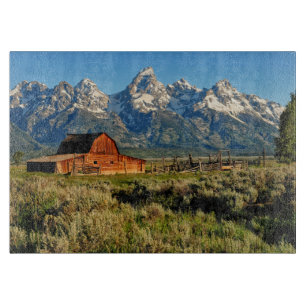 Planche À Découper Farms   Barn Shadowed by Snow Capped Mountains