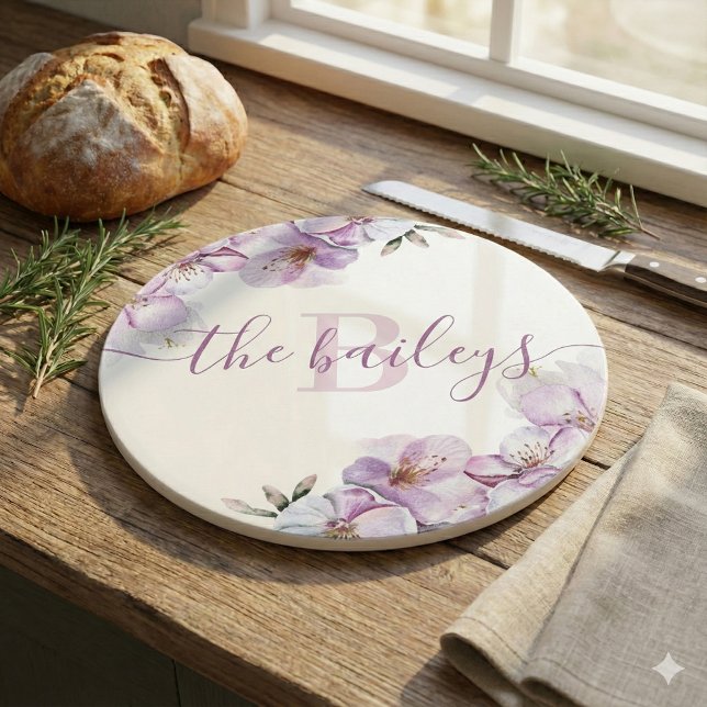 Planche à découper Fleur de Cerisier Monogrammée (This beautiful personalized cutting board would make a great wedding or bridal shower gift! )