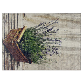 Planche À Découper fleurs parfumées de lavande dans un panier