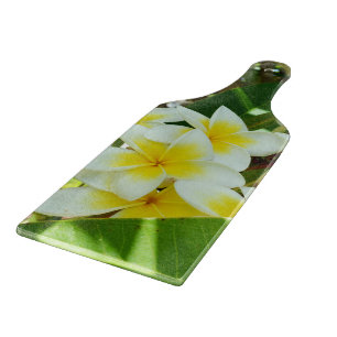 Planche À Découper Frangipanis Jaune Cultivant Sur Un Arbre,