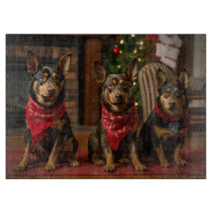 Planche À Découper Kelpie australienne près de la cheminée Noël