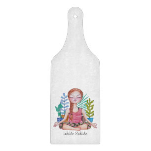 Planche À Découper Méditer la fille avec les Plantes