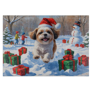 Planche À Découper Shih Tzu courant dans la neige avec un chapeau de