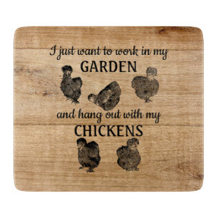 Planche À Découper Travailler dans Jardin Hang avec poulets 