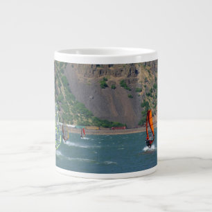 Planches à voile à la tasse de la rivière Hood